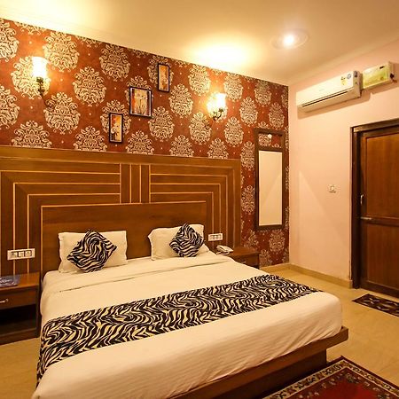 V Resorts Dukes Den Resort Рамнагар Экстерьер фото